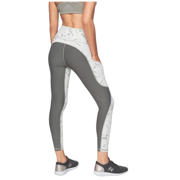 Athleta Pants - Athleta women’s leggings size medium